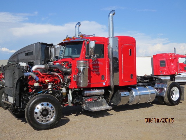 2016 Peterbilt 389 Stock No. 1040