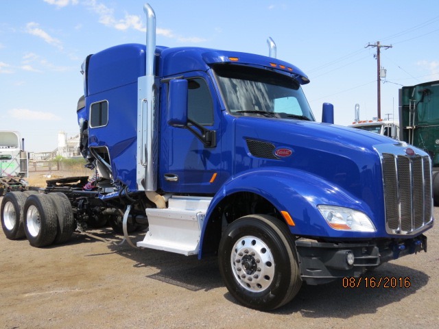 2014 Peterbilt 579 Stock no. 1063
