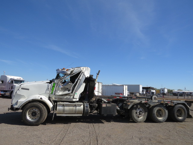 2013 Kenworth T800 roll-off Truck