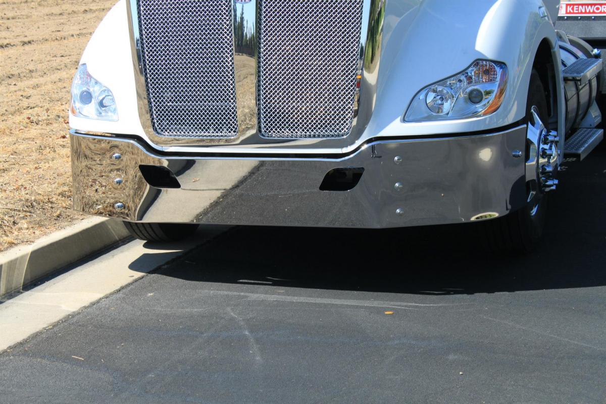 T680 Kenworth Chrome Bumper