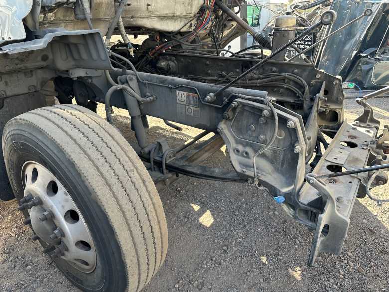 Peterbilt 579 disc brake front axle cutoff